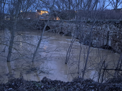 El Cea a su paso por Valderas. Foto: Alejandra Alonso