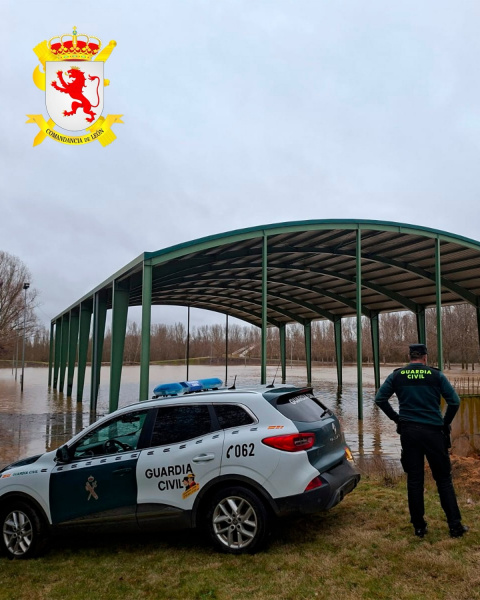 Esla inunda el recinto ferial de Valencia de Don Juan. Foto: Guardia Civil