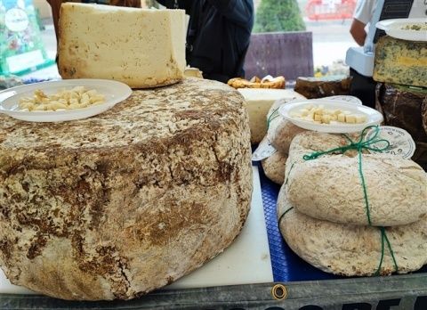 Primera edición de Iberquesos. El álbum de fotos