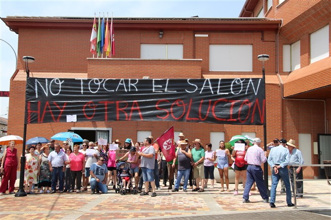 La disconformidad de la obra del salón para convertirlo en consultorio podría ser uno de los motivos de las dimisiones