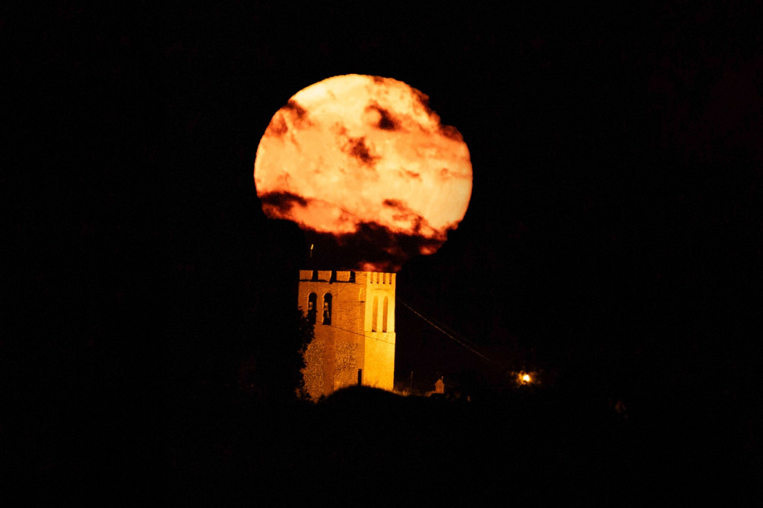 Luna llena sobre Ard&oacute;n. Autor: Jes&uacute;s GG